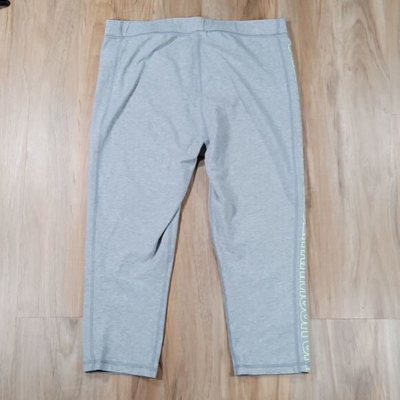 🔺️Under Armour Gray Fitted Spellout Cropped Athletic Pants Medium - Picture 4 of 7